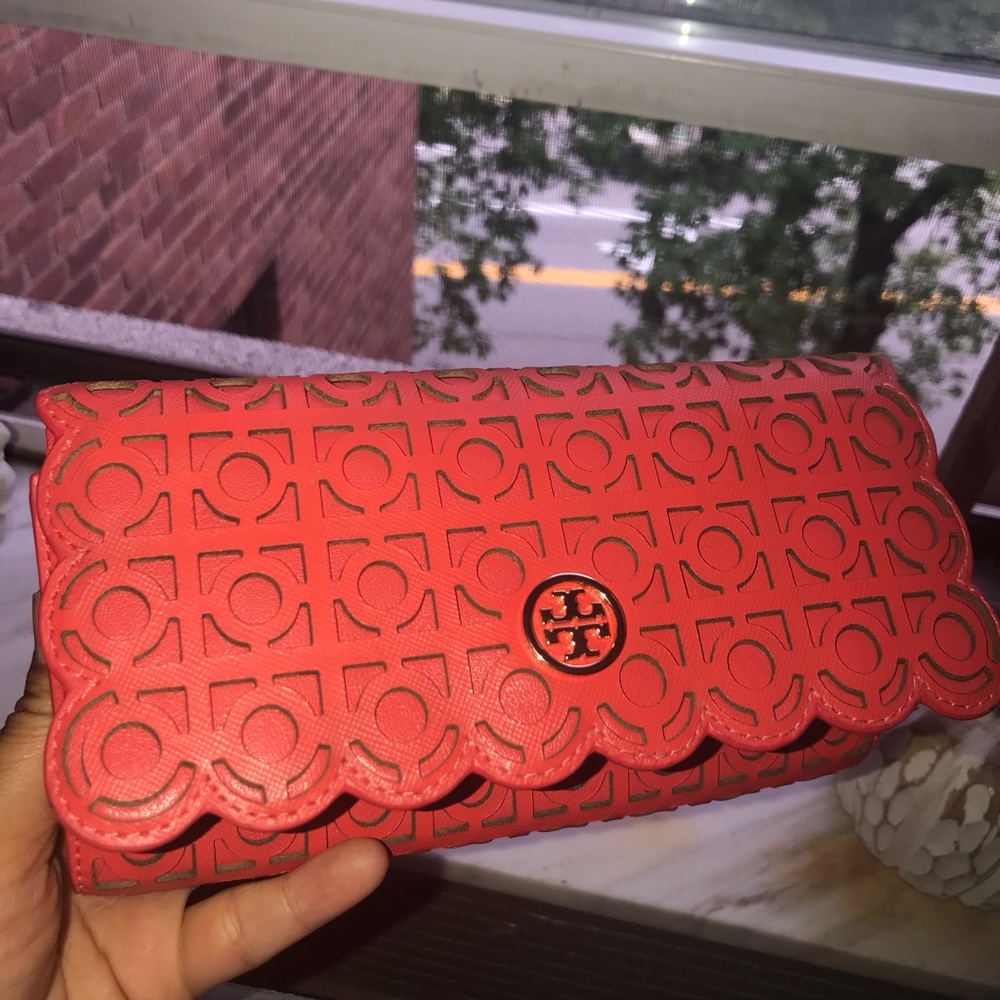 Gorgeous Tory Burch wallet/clutch. Geranium color.